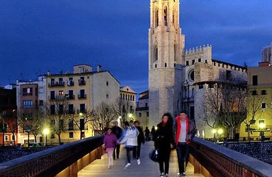 Con Encanto Y Terraza En Barri Vell De Girona, El Cul De La Lleona *