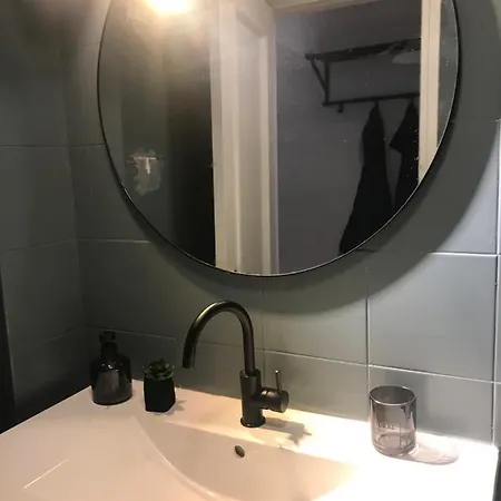 Con Encanto Y Terraza En Barri Vell De Girona, El Cul De La Lleona Apartamento *