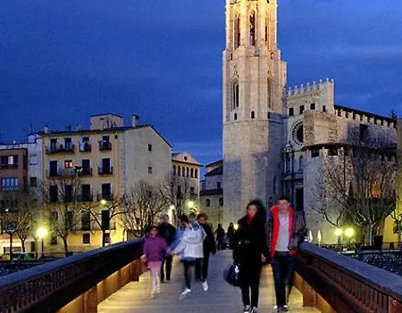 Con Encanto Y Terraza En Barri Vell De Girona, El Cul De La Lleona *