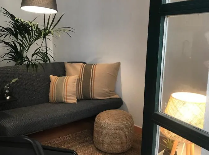 Con Encanto Y Terraza En Barri Vell De Girona, El Cul De La Lleona 赫罗纳