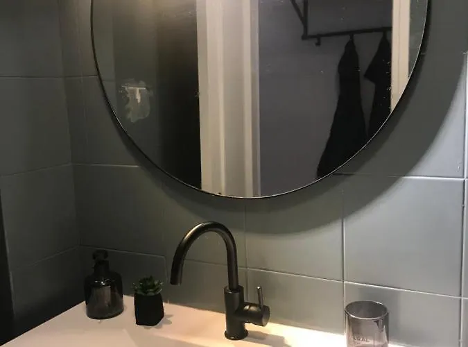 Con Encanto Y Terraza En Barri Vell De Girona, El Cul De La Lleona Apartman *